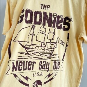 The Goonies Mens Large Graphic T-Shirt Never Say Die One Eyed Willie Ship Shirt